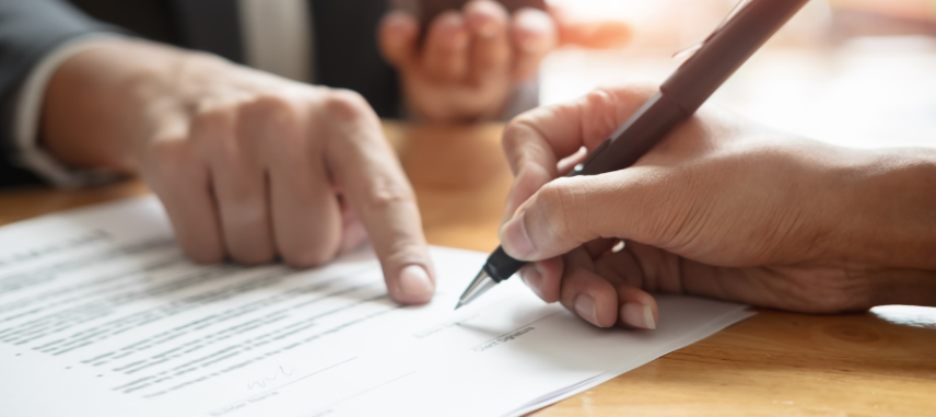 A applicant signing an agreement following the directions of a professional implies recruitment. 